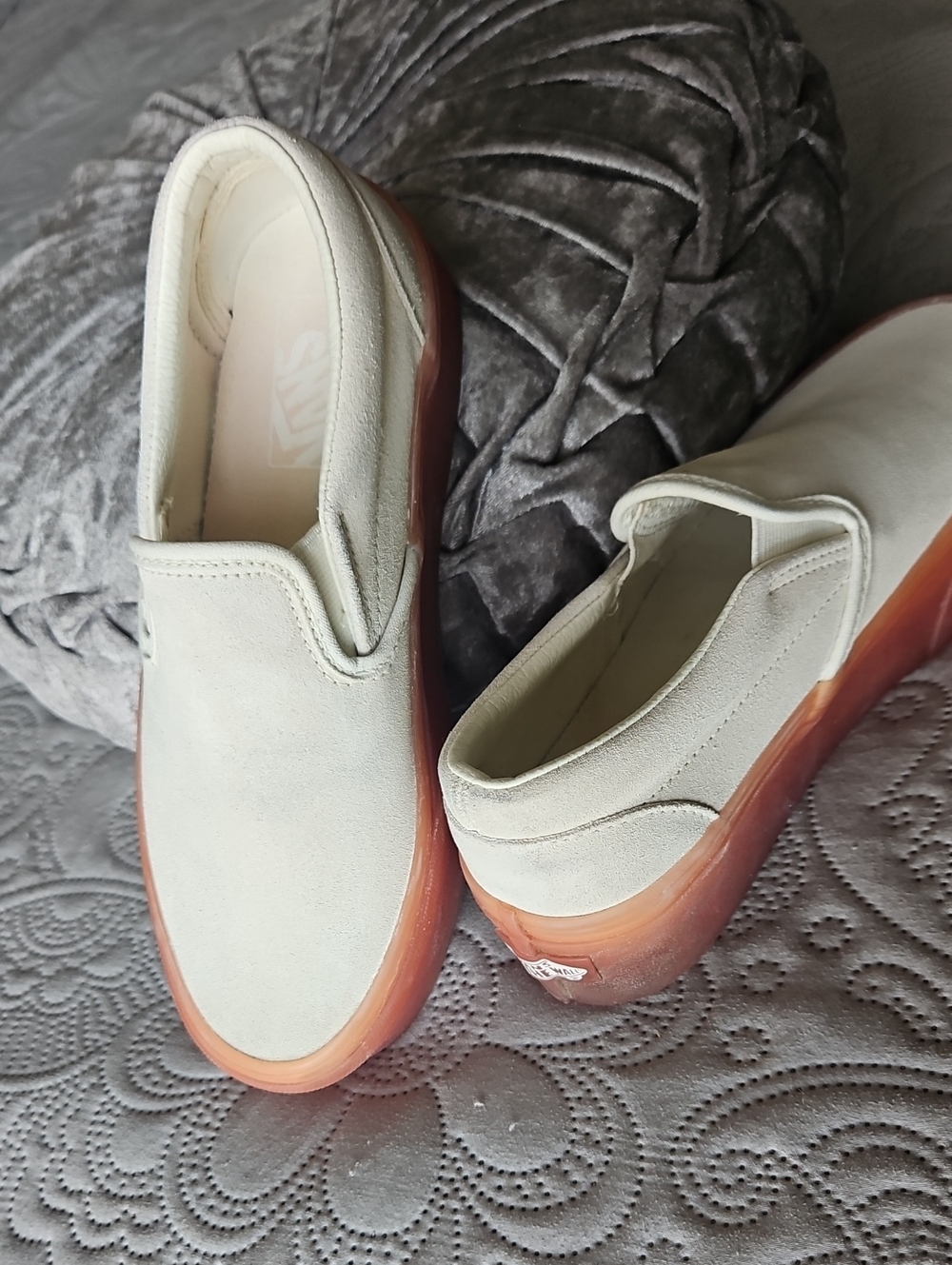 Vans Women’s Slip-On Suede Mules in Off-White with Gum Sole